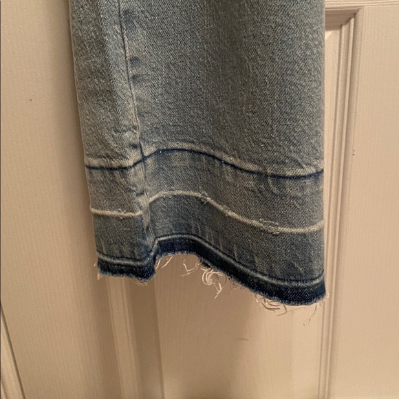 Universal Thread Women's Light Wash High-Rise Wide Leg Jeans…size 28 - Picture 3 of 7